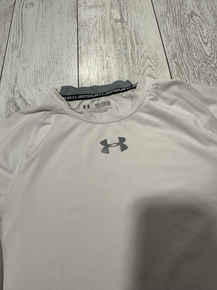 Under Armour тениска