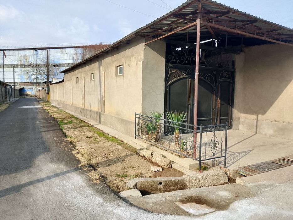 Аранчада ховли сотилади