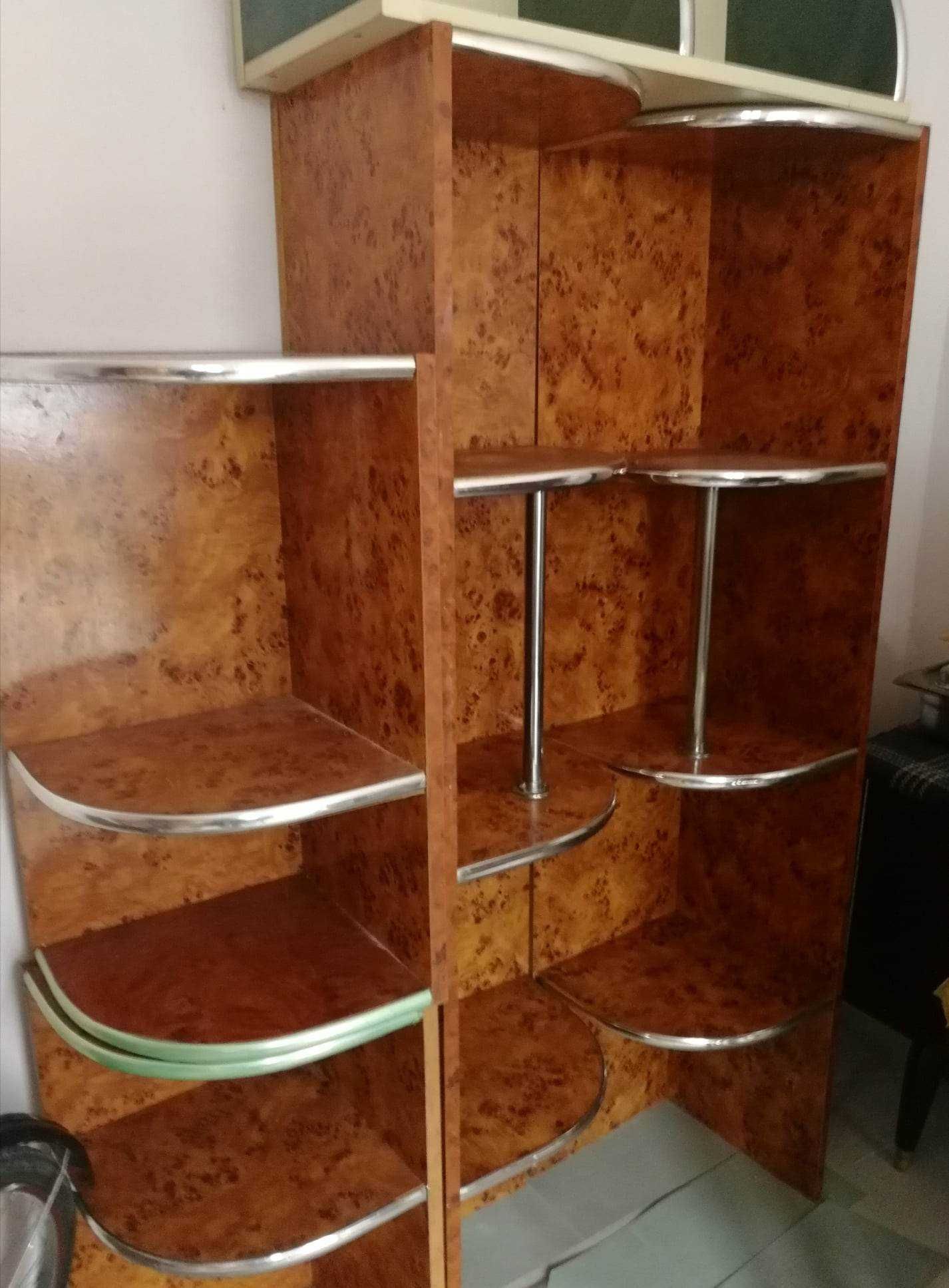 Mobilier de colț /rafturi