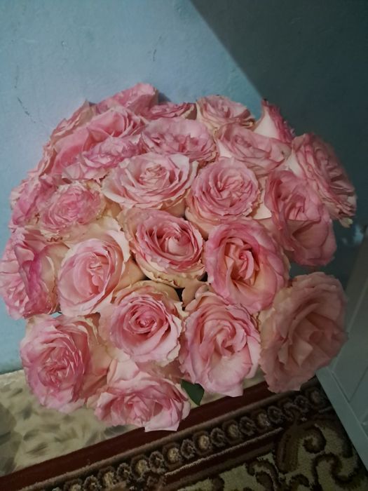 Букет гүл сатылады