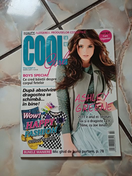 Vand revista Cool Girl martie 2011, cu Ashley Greene