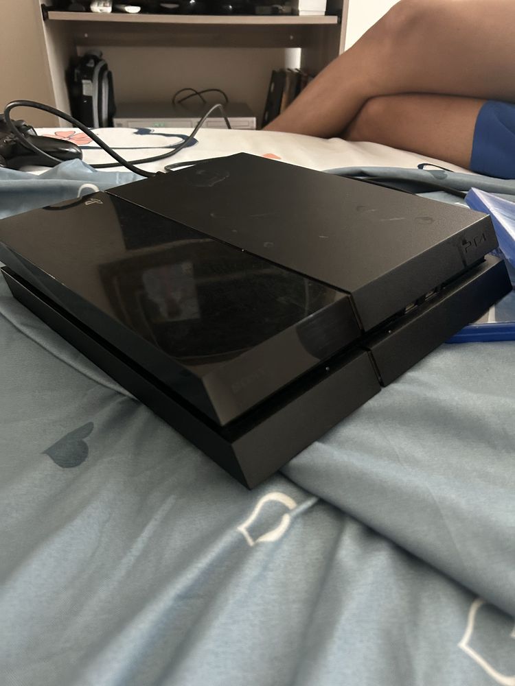 Playstation 4 конзола