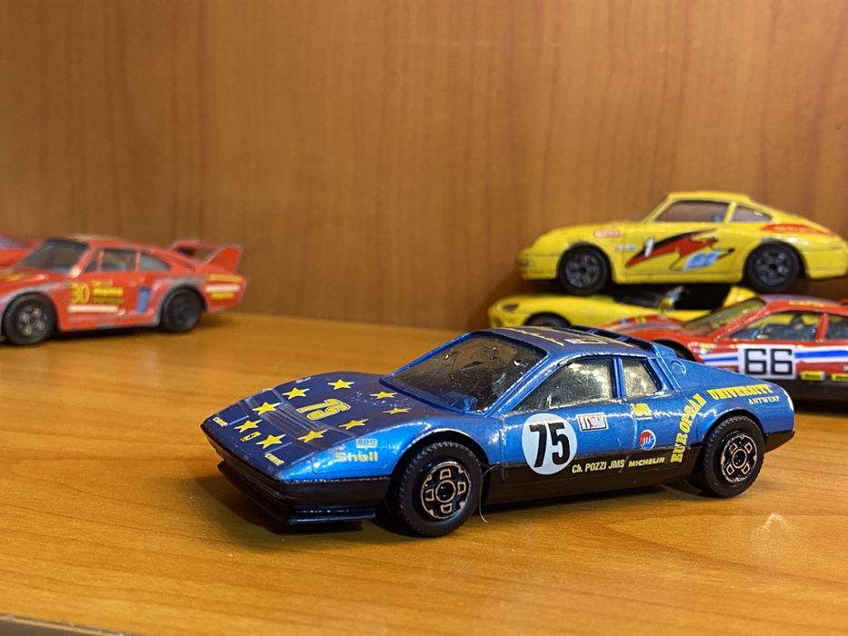 Метални колички Burago Italia