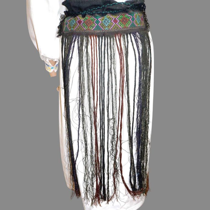 Costum popular vechi din Banat : spacel , poale si sort masura S-M