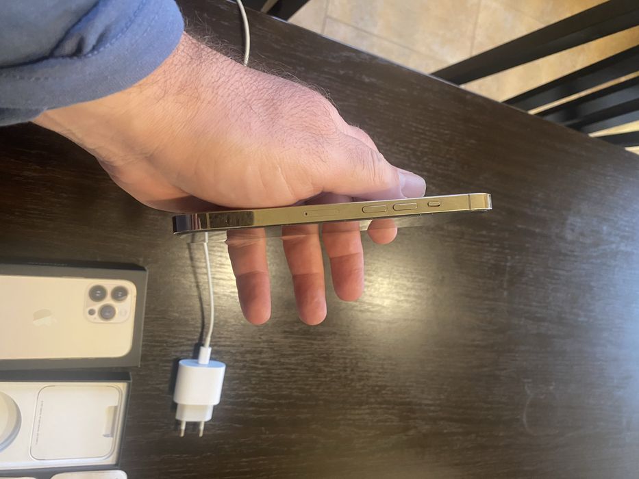 Vind iphone 13 pro in stare foarte buna , ca nou