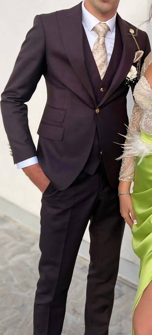 Vând costum barbati
