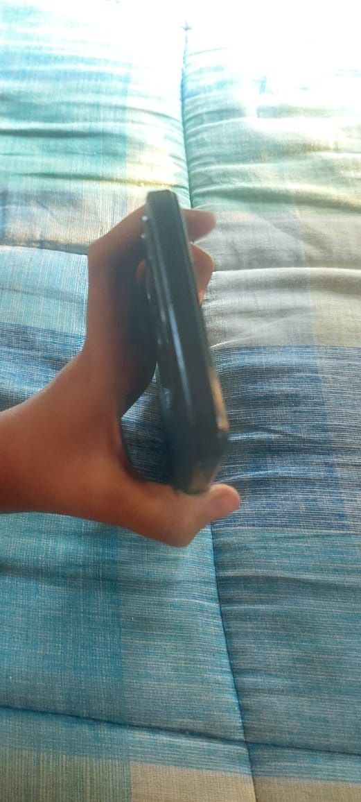 Продам infinix hot 40i телефон комплекта нет только чехол