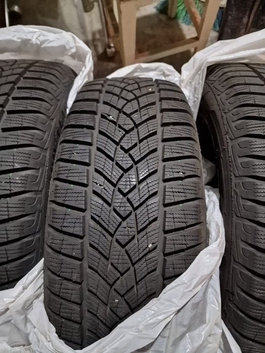 Roti iarna 215 55 17 Volkswagen Passat Golf / Skoda Superb Octavia