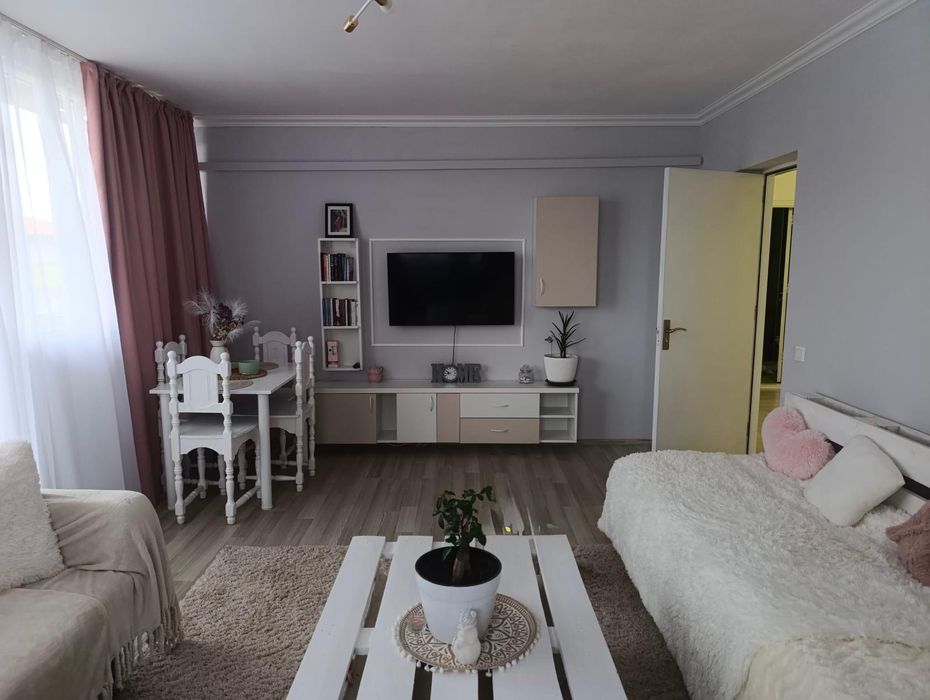 Vand apartament 68 mp