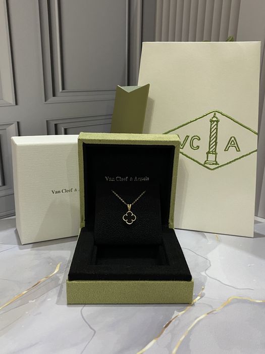 Золотая цепочка с кулоном Van Cleef. Черный оникс. Доставка бесплатно