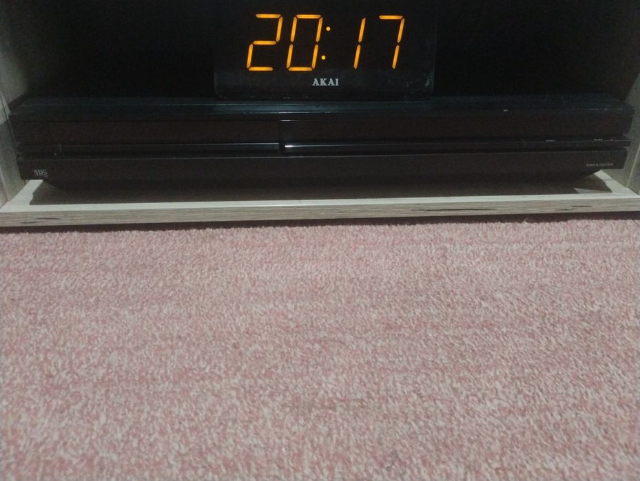 Vând videorecorder stereo Bang&Olufsen vx7000