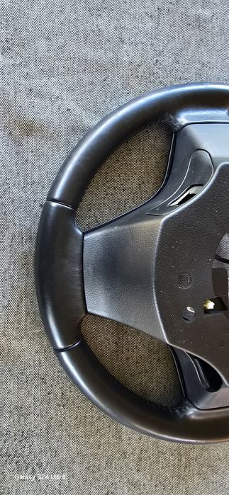 Volan toyota avensis t27