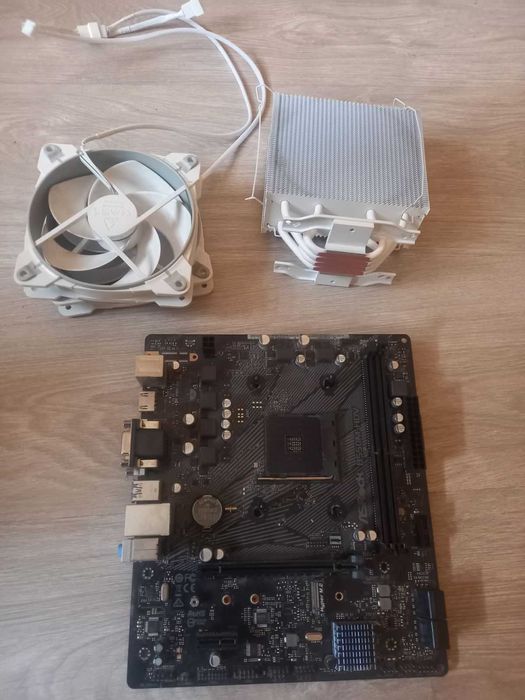 Дънна платка ASRock B550M-HDV + охладител Arctic Freezer 36