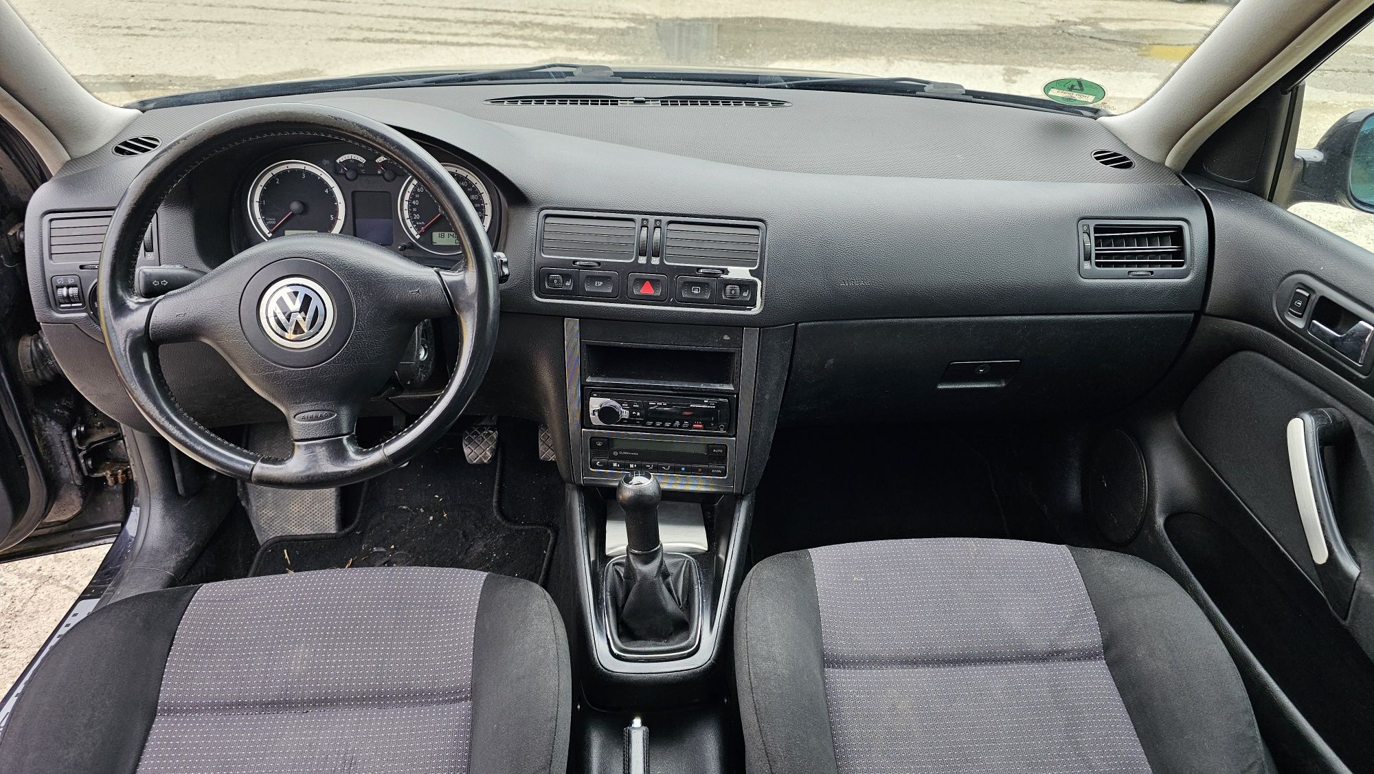 Dezmembrez Volkswagen Bora 2002 1.9TDI AXR

Climatronic 
Ceasuri bord