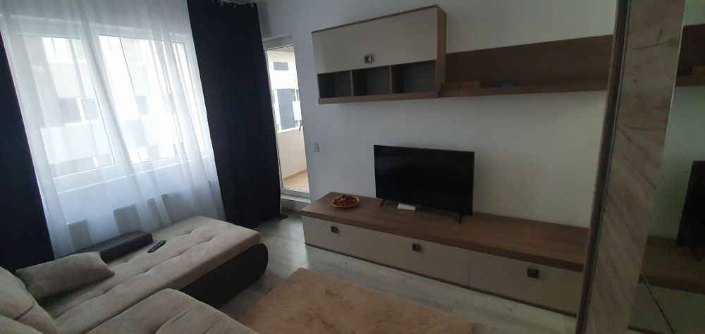 Inchiriez garsoniera Militari Residence