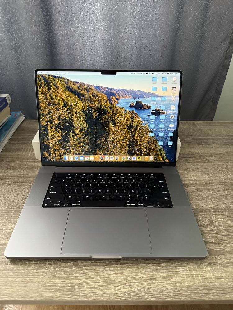 Apple MacBook Pro 16" (M1 Pro, 2021)