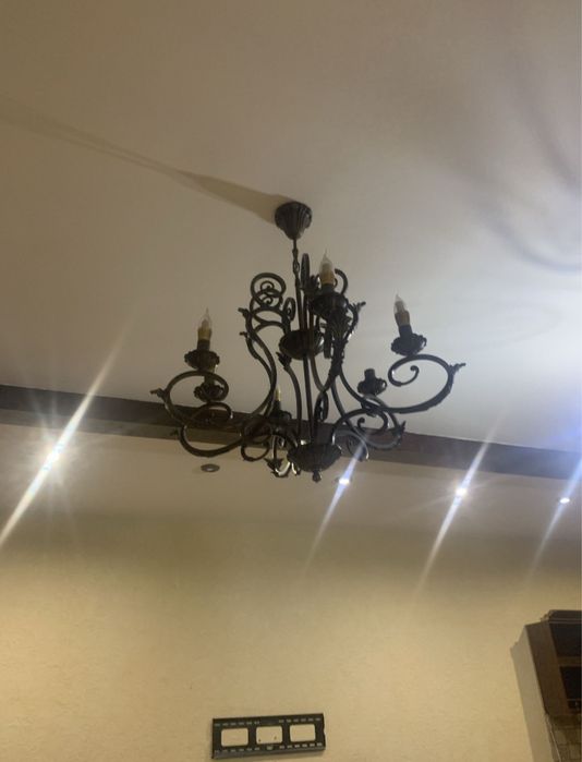 Люстры кованые черного цвета