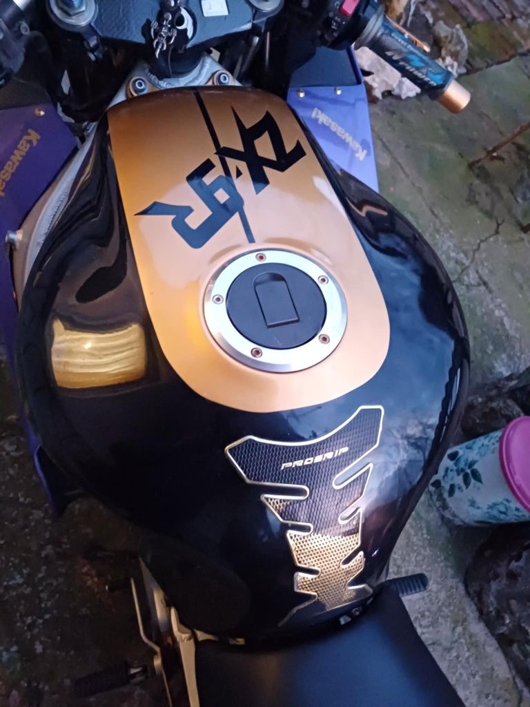 Продавам мотор в много добро състояние