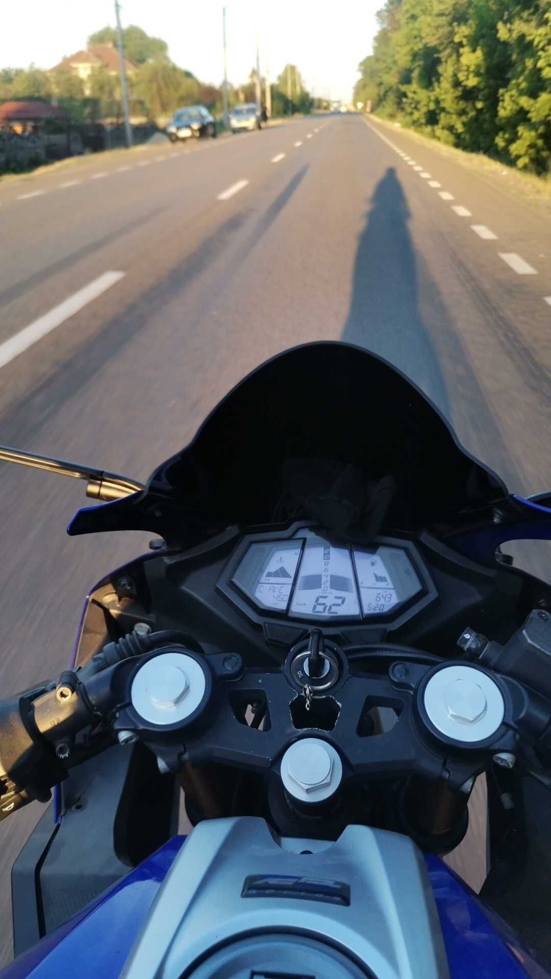 Vând yamaha yzf r125 2016
