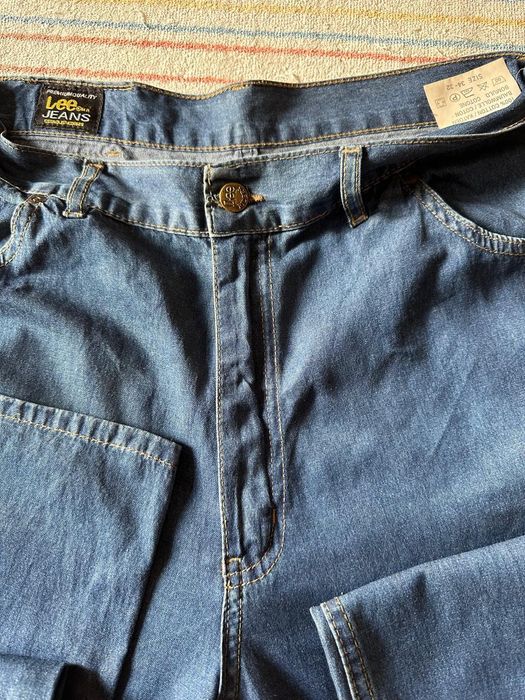 Джинсы фирменные