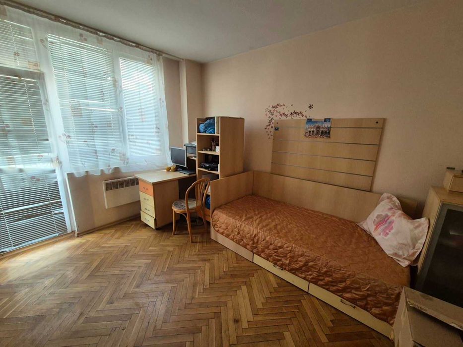 Продава се Четиристаен апартамент в Варна, Център - 87 кв.м за 2472 €/кв.м - Снимка #4