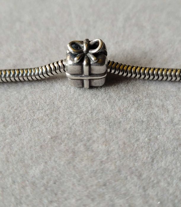 Charm Pandora, "Cutie de Cadou"