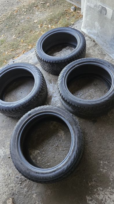 Зимние шины Nokian Hakkapeliitta R3 235/45 R17 
В отличном состоя