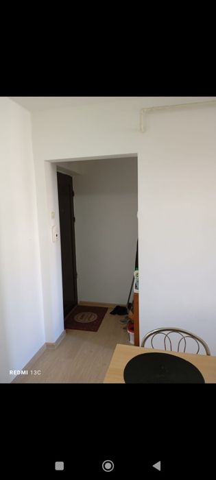 Închiriez apartament 2 camere-centrală nouă