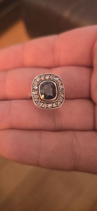 Inel aur 18 k diamante si safir natural antourage