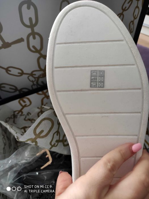 Juicy Couture - Нови високи кецове от естествена кожа