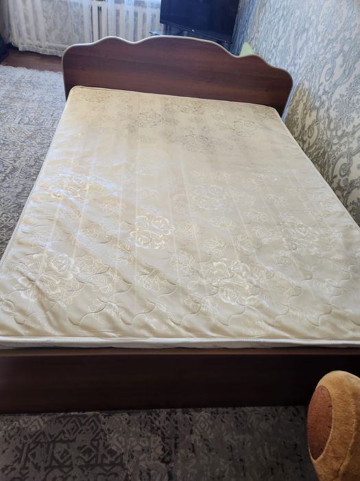 Кровать двухспальная