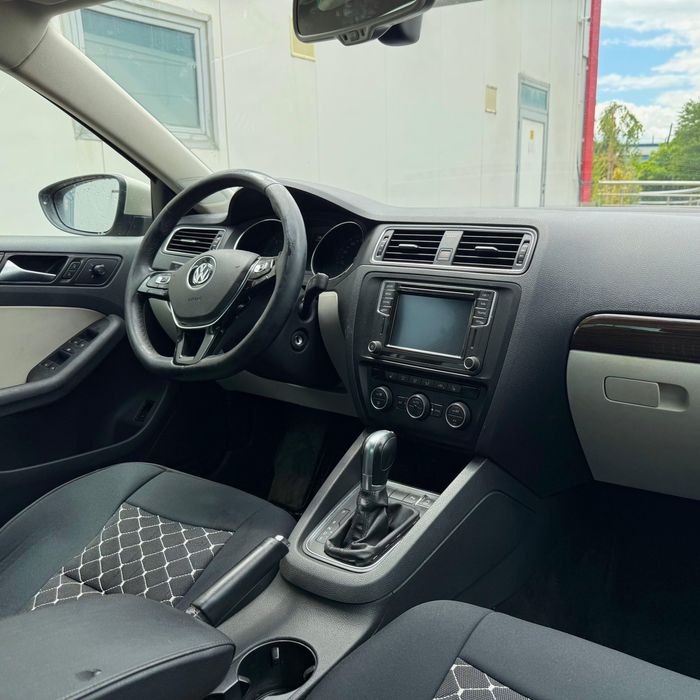 Volkswagen Jetta 2016 Automat