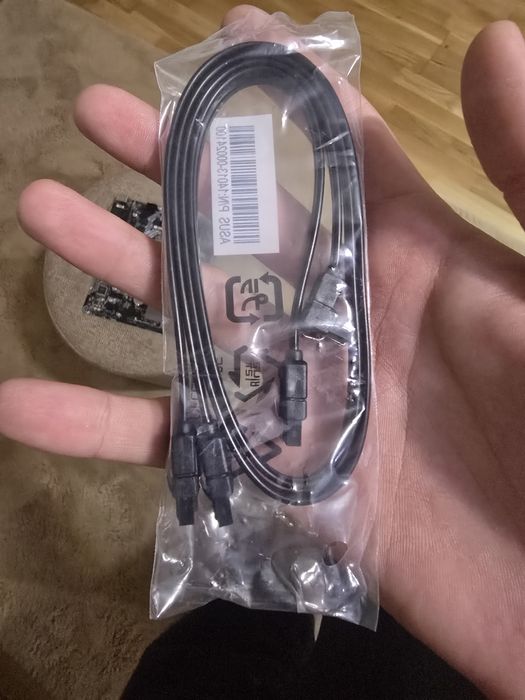 Pachet: placa de baza + procesor + ventilator