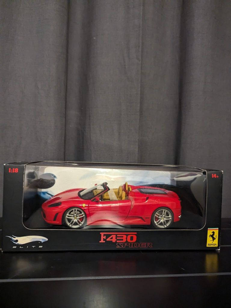 Macheta 1:18 Hotwheels Elite Ferarri F430 Spider