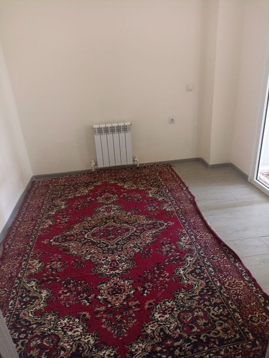 Qorasuv 1 da Fayzmarketni qarshisidagi domda yangi ikki xonalik uy