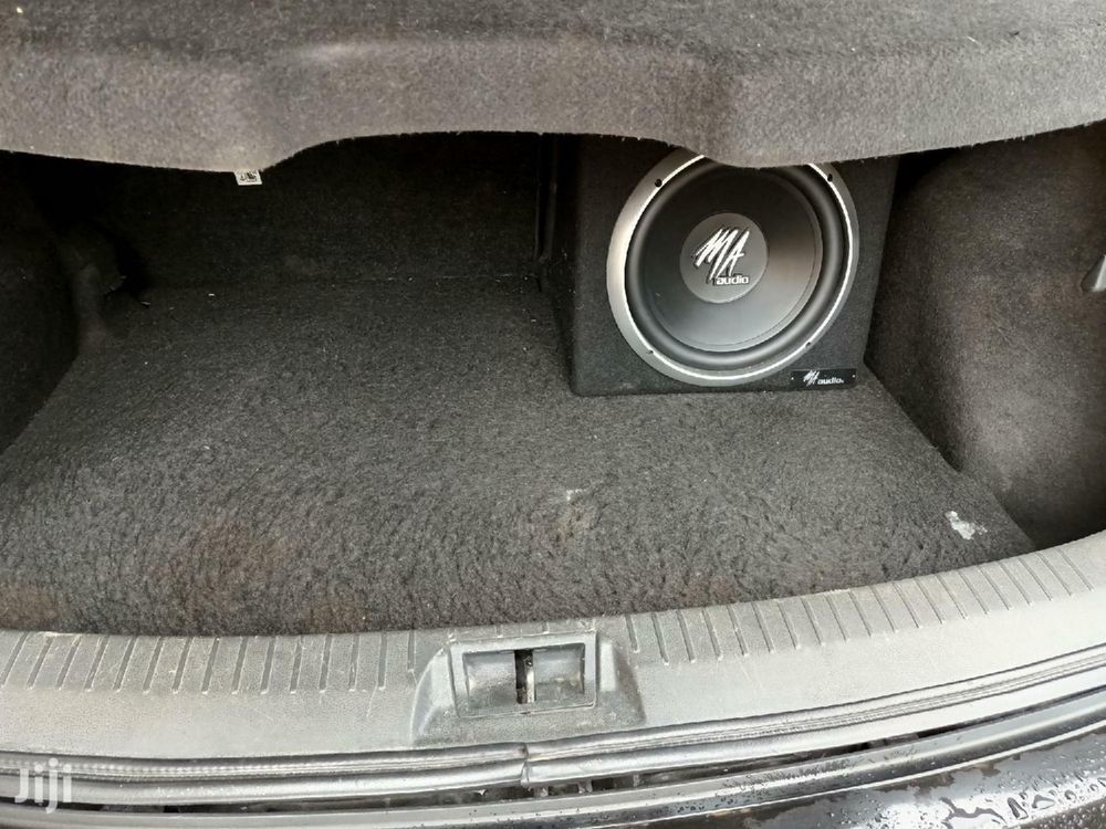 Ofer montaj subwoofer auto