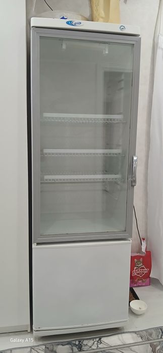 Холодильник рабочий в хорошем состояние