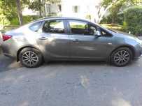Vând Opel Astra J 2019 cu două rânduri de jante aliaj, cauciucuri