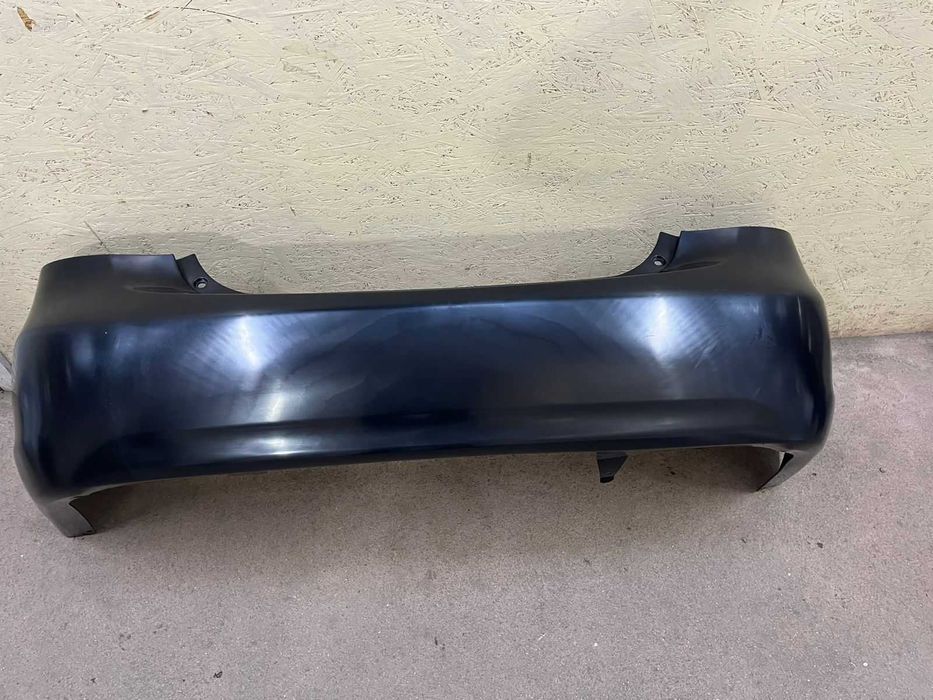 Бампер задний на Тойота Ярис 2007- (Тайвань) / Toyota Yaris 2011