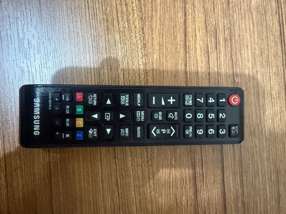 Televizor Samsung cu suport de perete