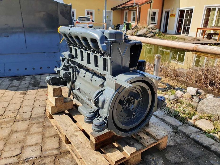 Motor Deutz F6L912 pentru excavator Liebherr R 921, 78 KW