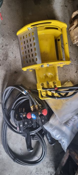Troliu hidtaulic cu joistic si set motor de rezerva