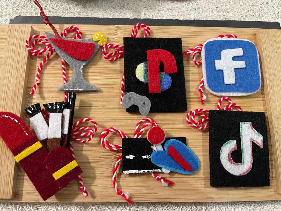 Мартеници -ръчна изработка