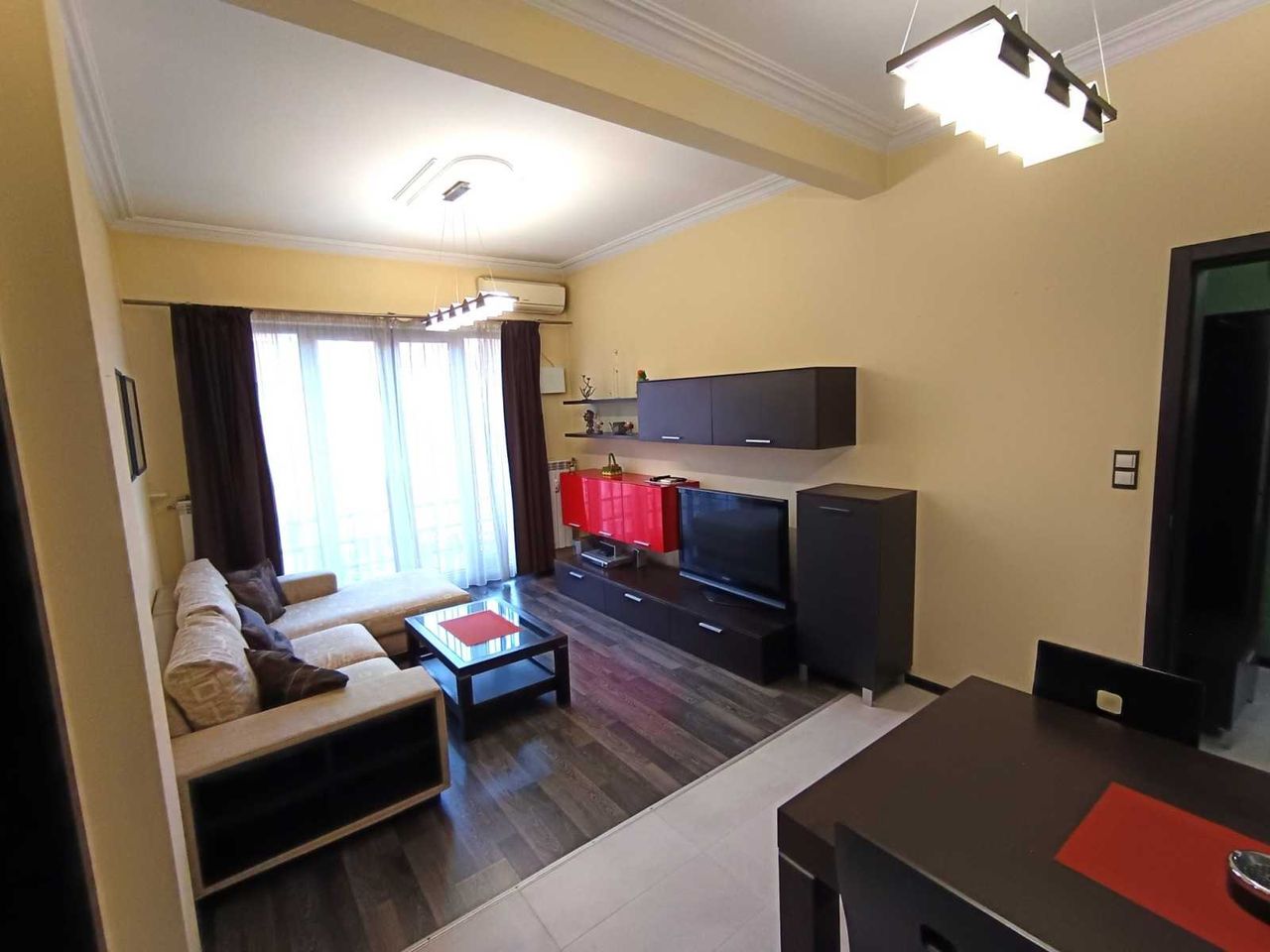 Дава се под наем Тристаен апартамент в София, Дървеница - 92 кв.м за 300 € - Снимка #1