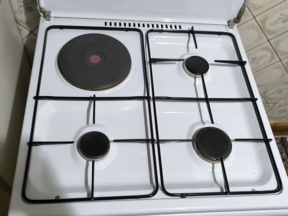 Плита GEFEST 1110 — это комбинированная плита с газовой духовкой