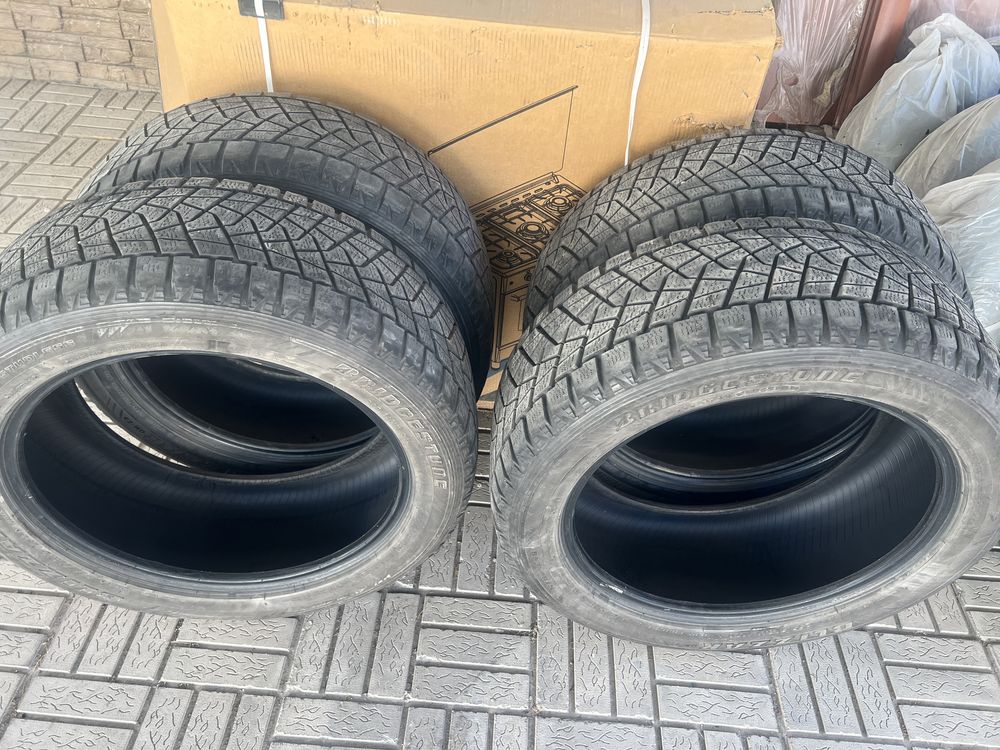 Bridgestone Blizzak 255/50 R19 107Q  всесезонные . Комплект 4 шт.