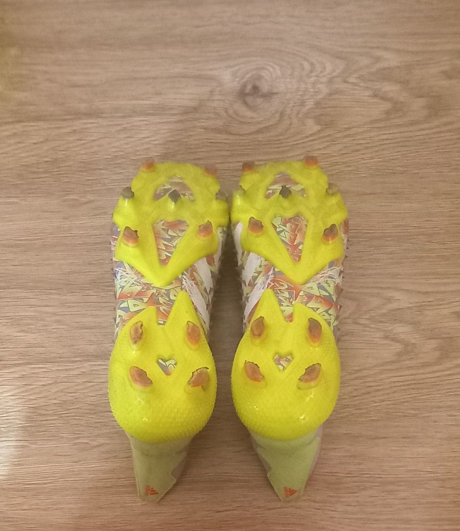 Продаю бутсу adidas predator