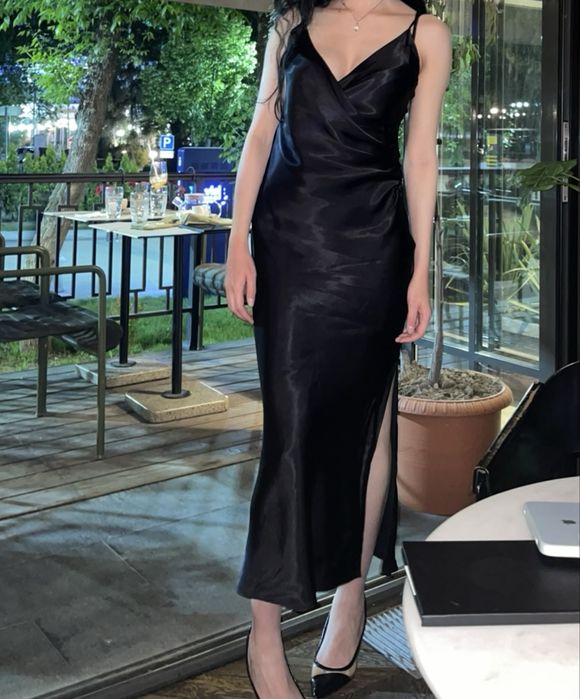 Платье с разрезом зара