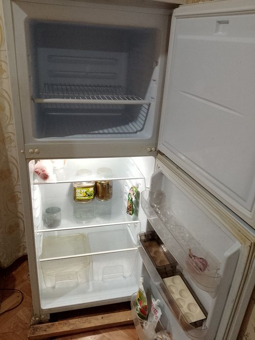Срочно продам холодильник.