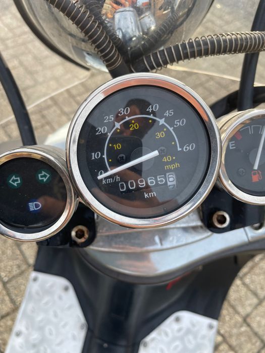 Vând scuter 50cc 4t
